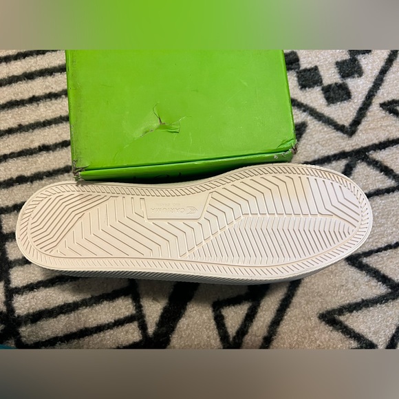 NWT Cariuma OCA Low Black Canvas Sneaker - Picture 6 of 6